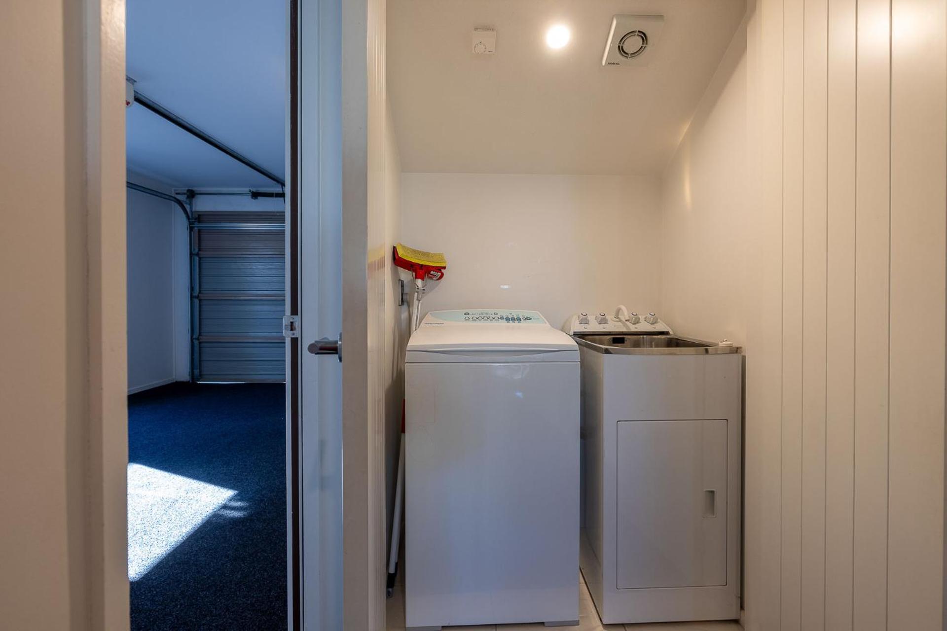 Cosy Alpine Retreat Apartment Wanaka Bagian luar foto