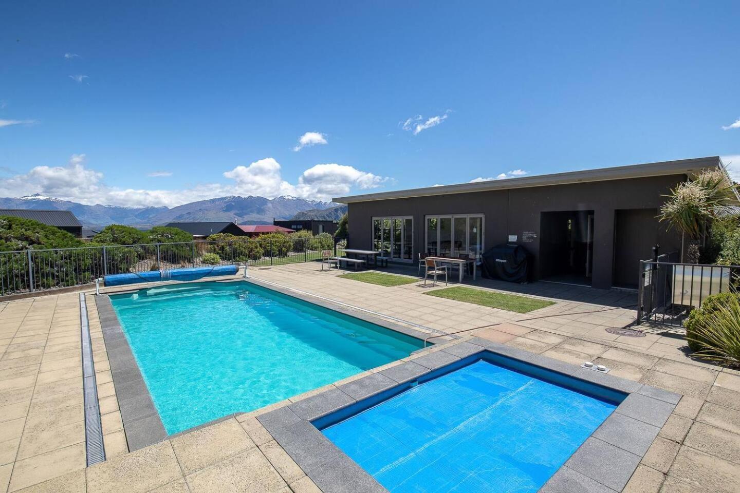 Cosy Alpine Retreat Apartment Wanaka Bagian luar foto